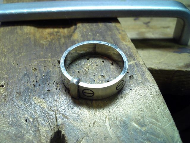 cartierカルティエ K18WGリング