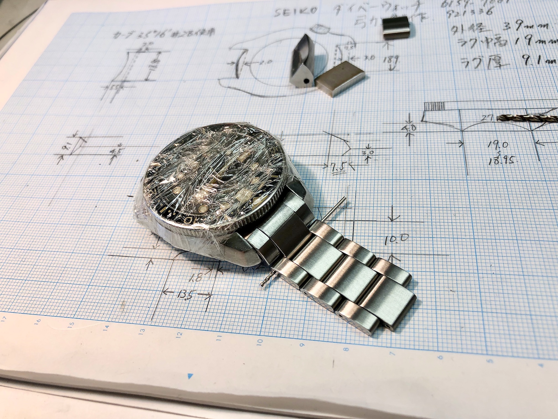 弓カンの図面を引くところ