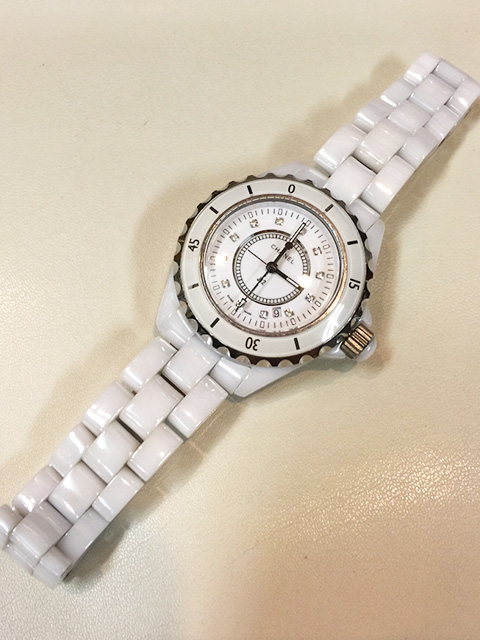 セラミック時計のベルト固定金具の修理